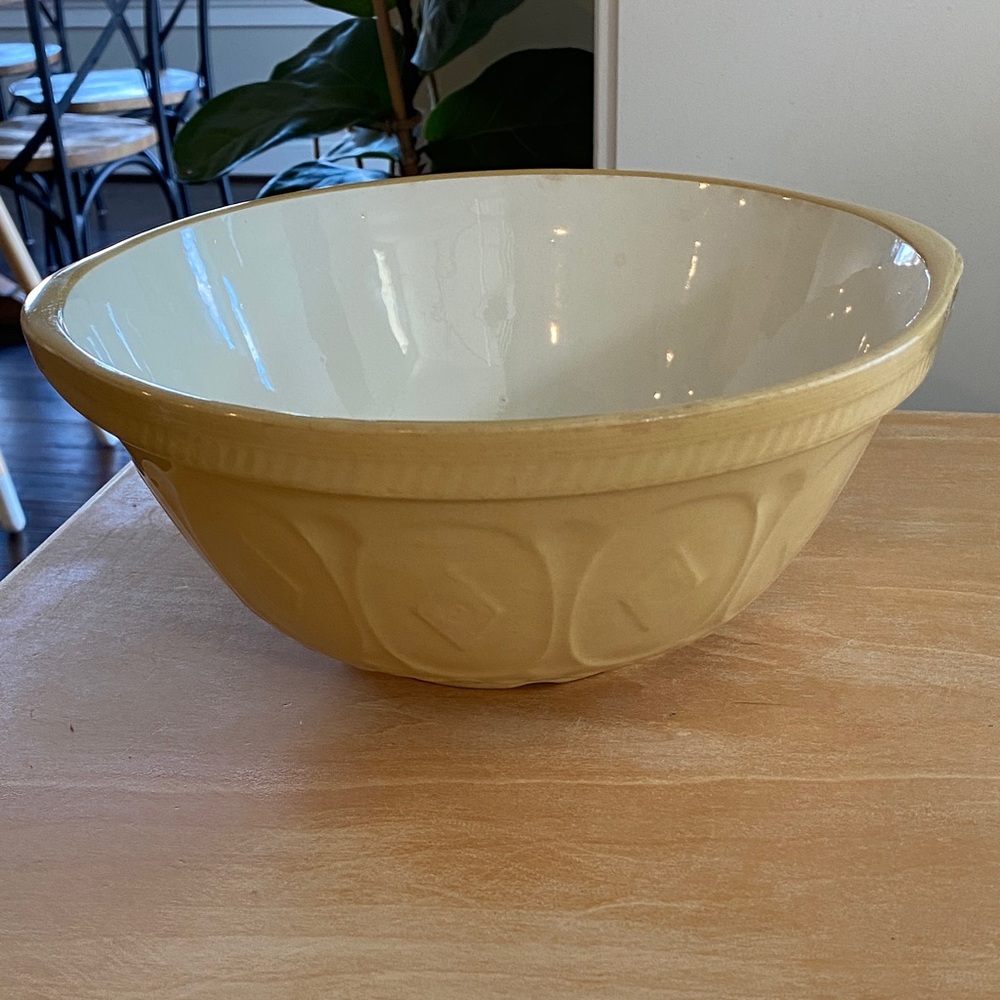 Vintage Gripstand TG Green Ltd Large Yellow Ware Mixing Bowl 10” diameter.